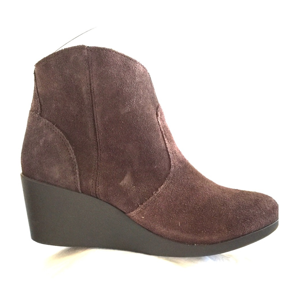 Crocs wedge booties